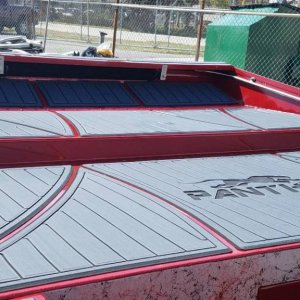 NESSELONEY RED GRAY DECK